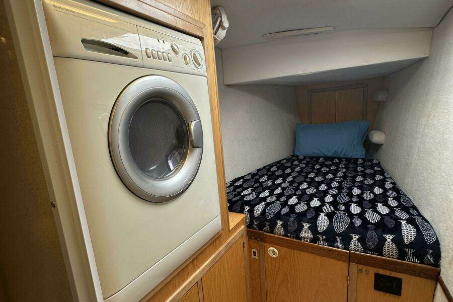 2007 Manta 44 Power Cat 'Lah De Dah' - Cabin