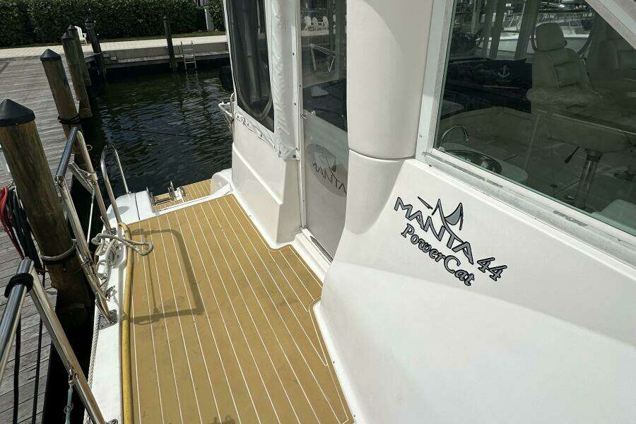 2007 Manta 44 Power Cat 'Lah De Dah' - Side Deck