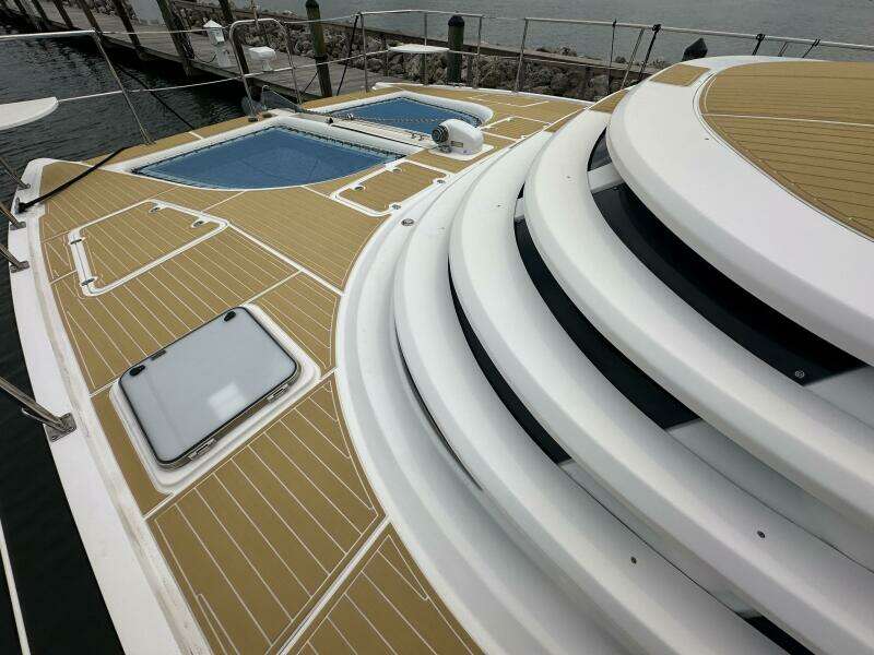 2007 Manta 44 Power Cat 'Lah De Dah' - Foredeck