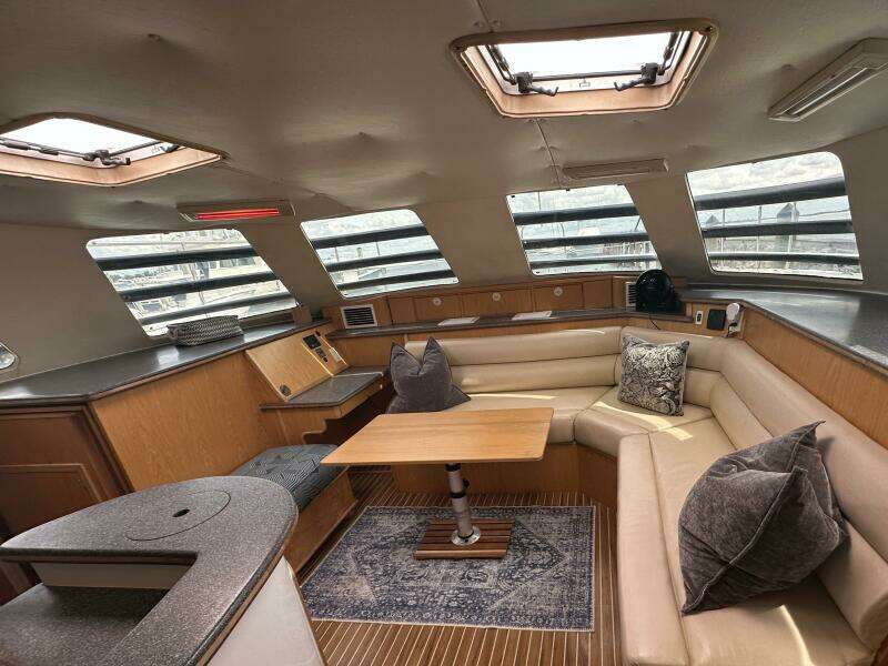 2007 Manta 44 Power Cat 'Lah De Dah' - Dinette