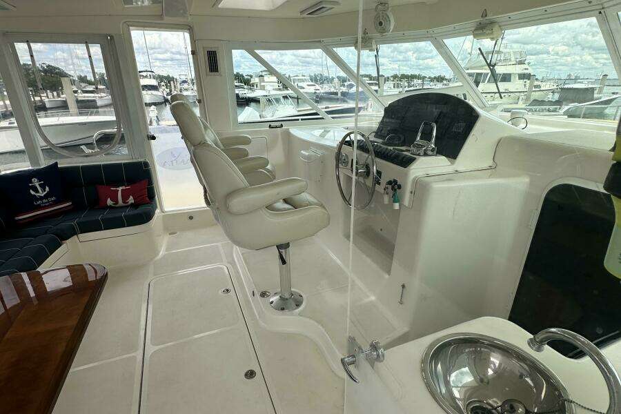 2007 Manta 44 Power Cat 'Lah De Dah' - Pilothouse