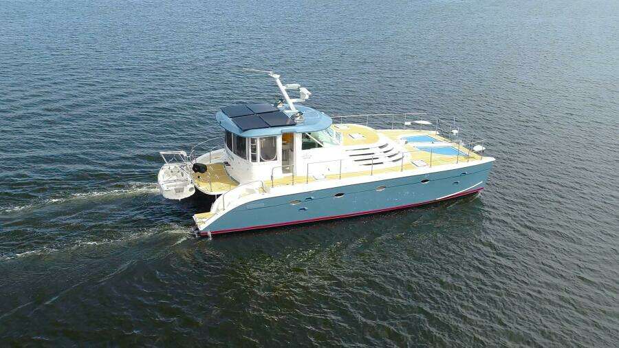 2007 Manta 44 Power Cat 'Lah De Dah' - Starboard 