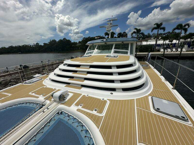 2007 Manta 44 Power Cat 'Lah De Dah' - Foredeck