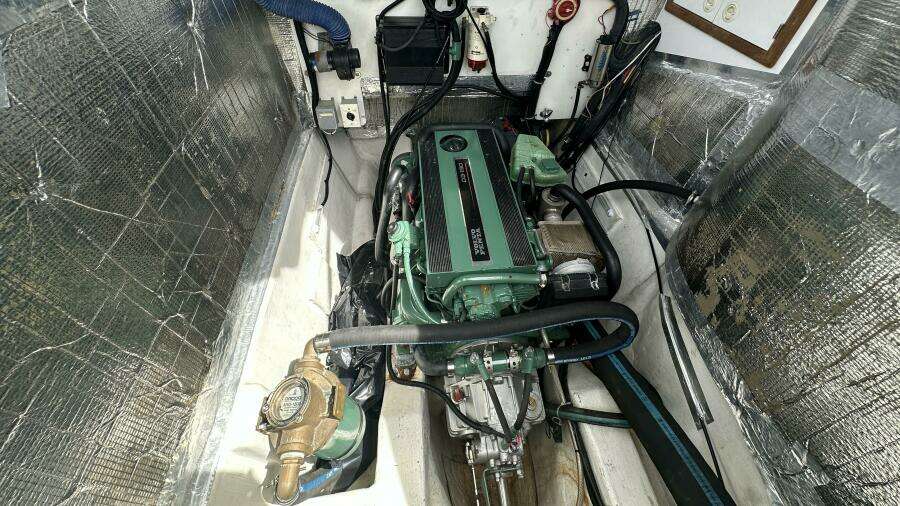 2007 Manta 44 Power Cat 'Lah De Dah' - Engine 