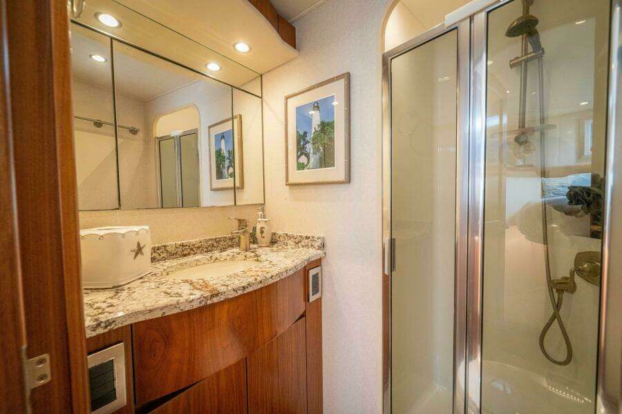 2017 62 Viking Convertible - Offensive