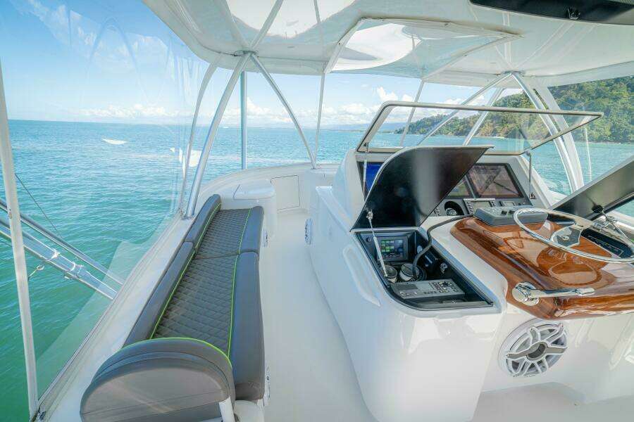 2017 62 Viking Convertible - Offensive