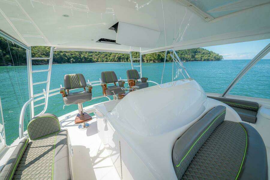 2017 62 Viking Convertible - Offensive