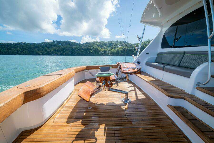 2017 62 Viking Convertible - Offensive