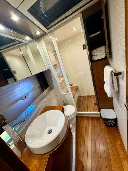 2017 Tiara Yachts 53 Coupe