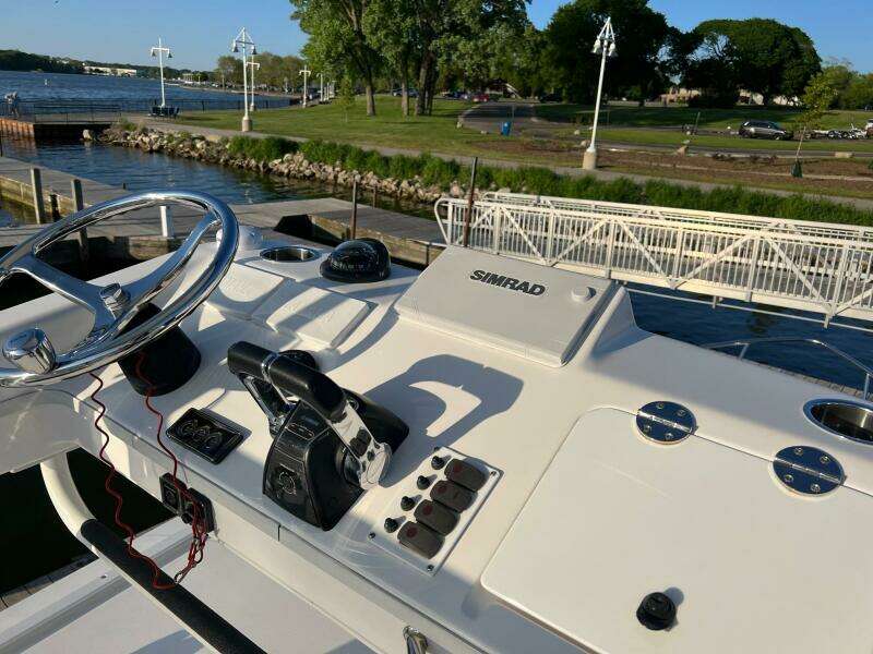 2012 Everglades 350 LX