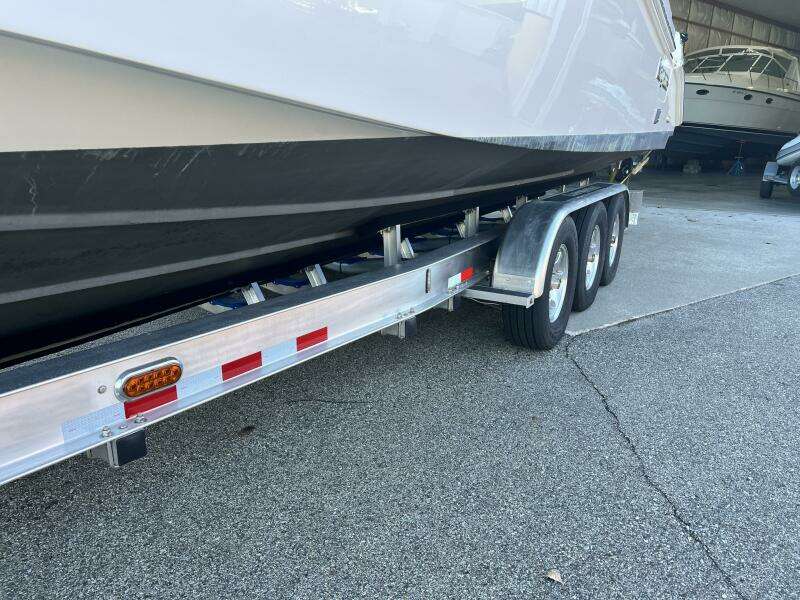 2012 Everglades 350 LX