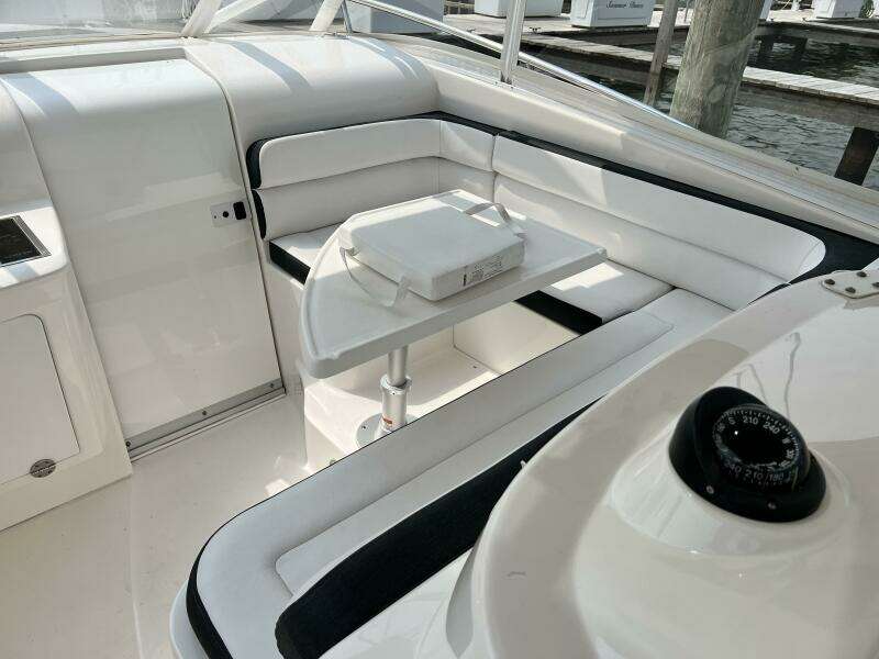 2012 Everglades 350 LX