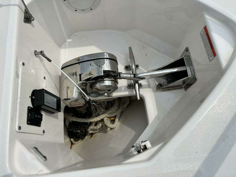 2012 Everglades 350 LX