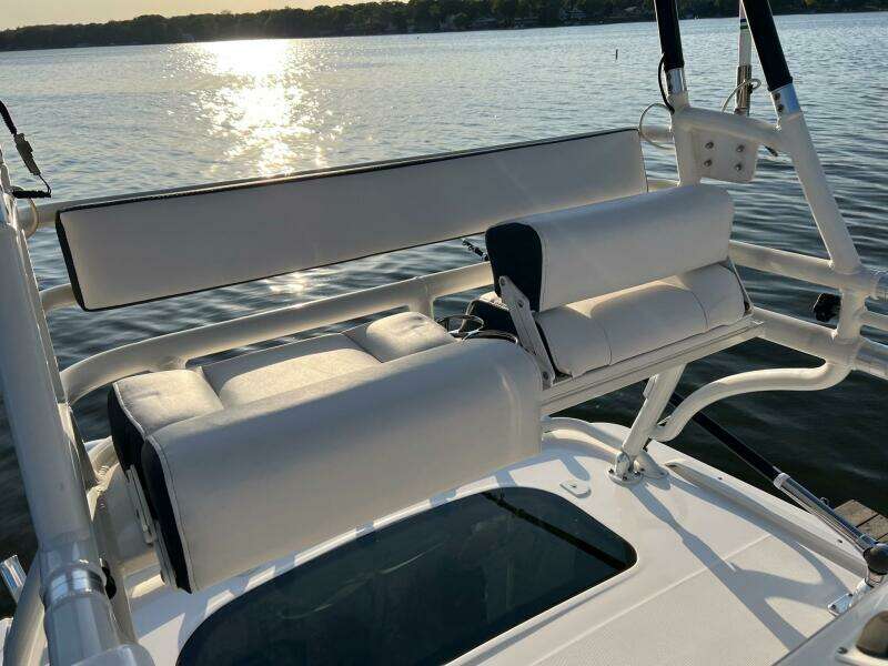 2012 Everglades 350 LX