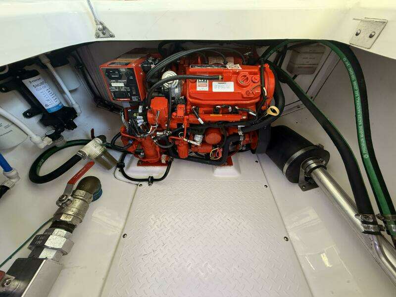 2012 Everglades 350 LX