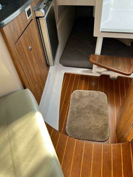 2012 Everglades 350 LX