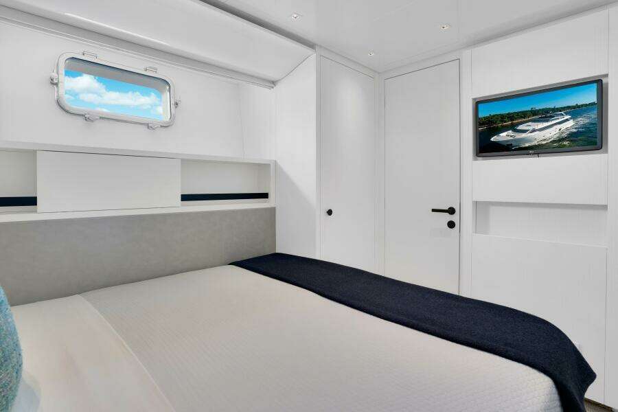Convertible Guest Stateroom