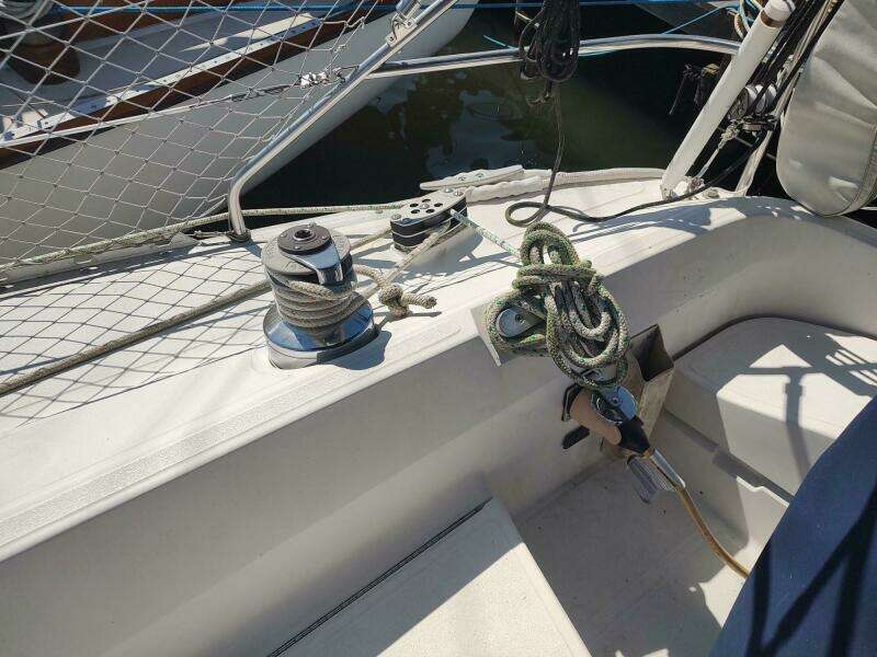 1987 Hunter 37 Legend