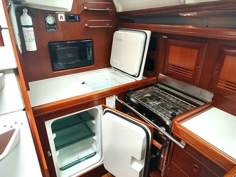 2004 Beneteau 393