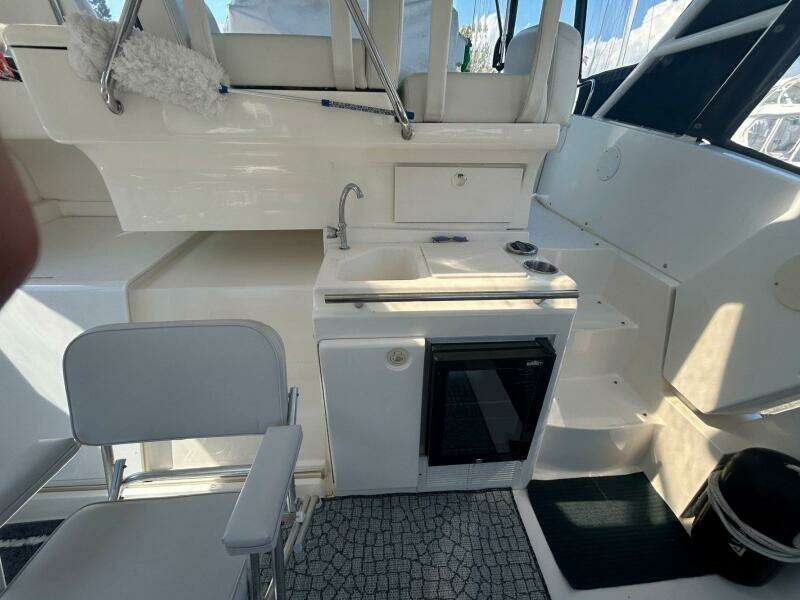 2000 Silverton 352 Motor Yacht