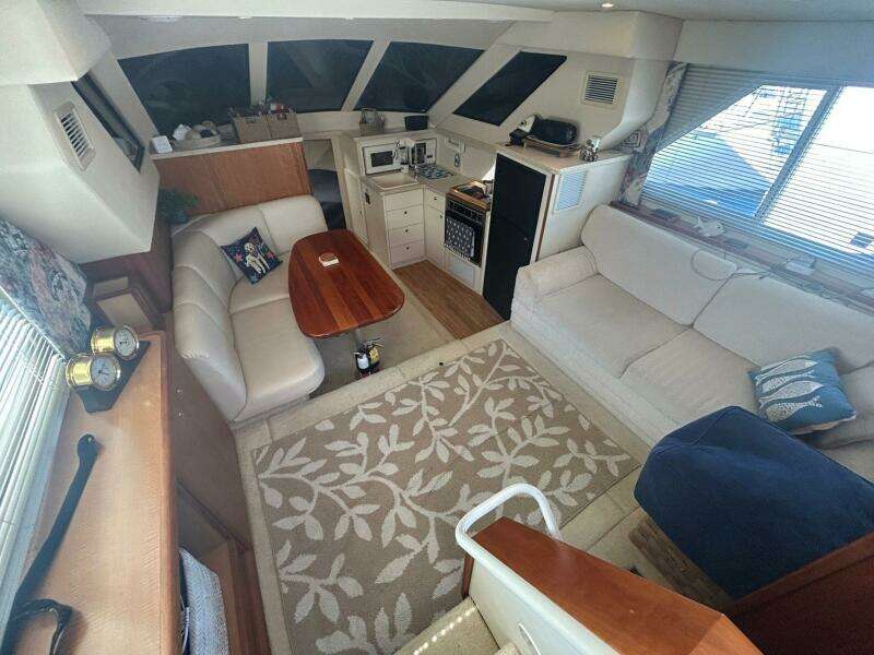 2000 Silverton 352 Motor Yacht