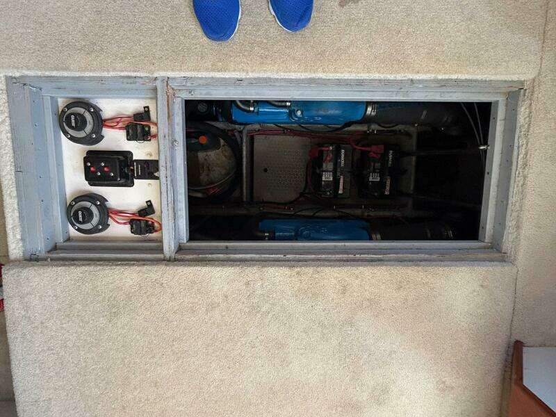 2000 Silverton 352 Motor Yacht