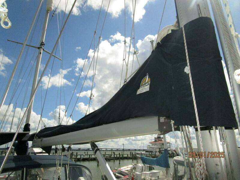 40' Nauticat mainsail stack pack1