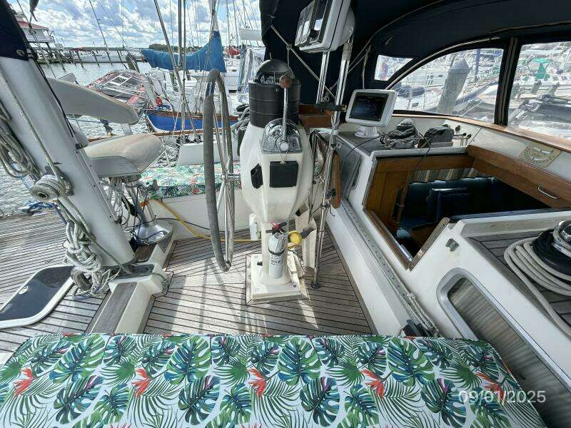 40' Nauticat cockpit port