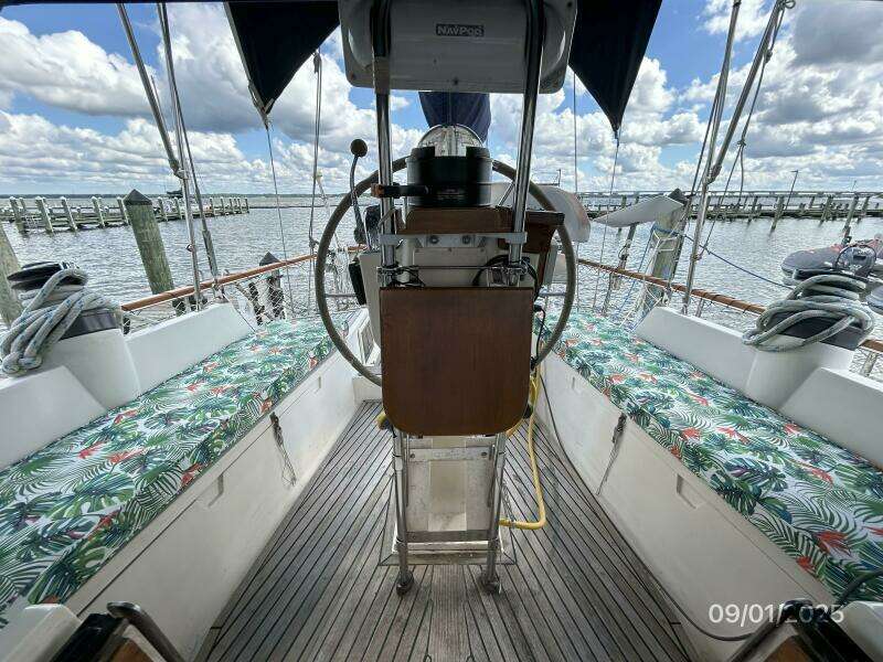 40' Nauticat cockpit aft