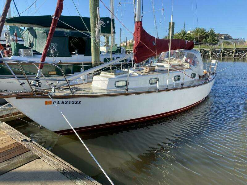 1982 Cape Dory 30