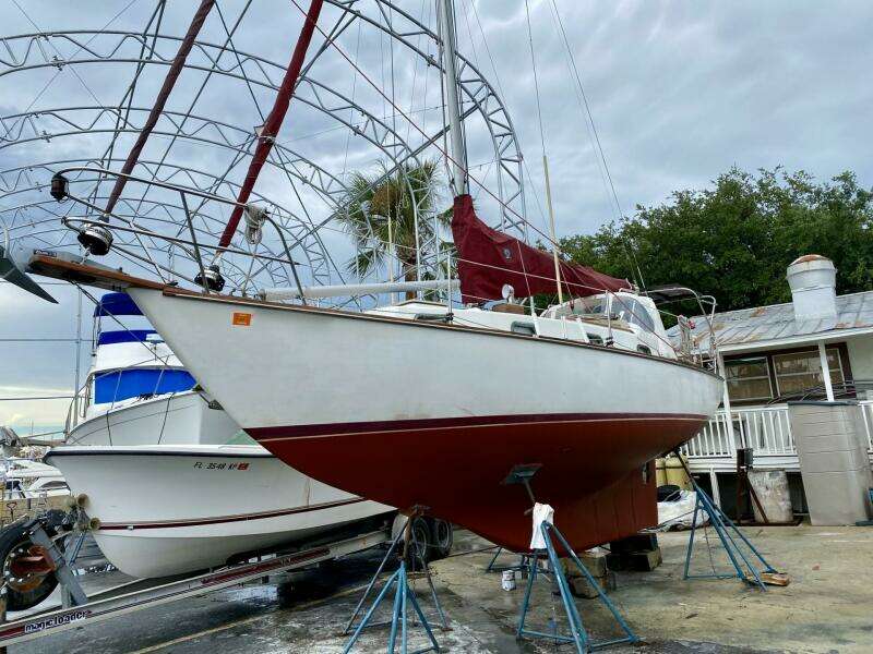 1982 Cape Dory 30