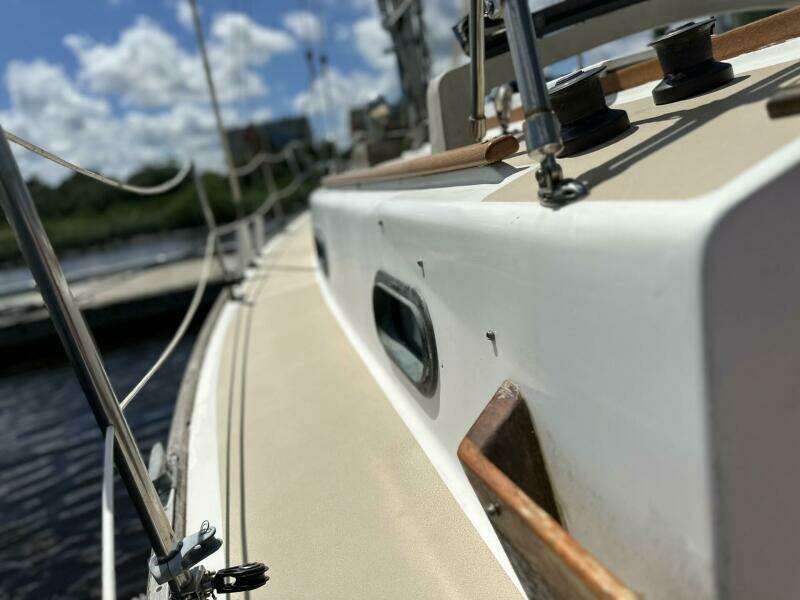1982 Cape Dory 30