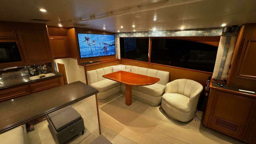 2002 Cavileer 48 Flybridge Sportfisherman