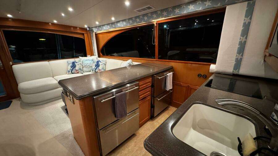 2002 Cavileer 48 Flybridge Sportfisherman