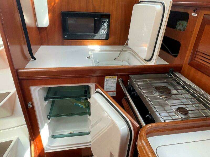 2001 Beneteau 361