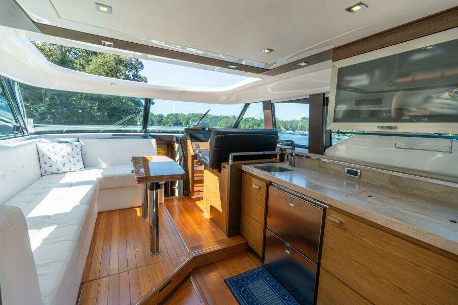 2015 Tiara Yachts 44 Coupe