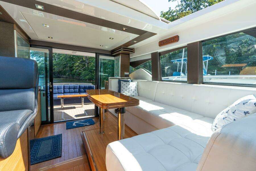 2015 Tiara Yachts 44 Coupe