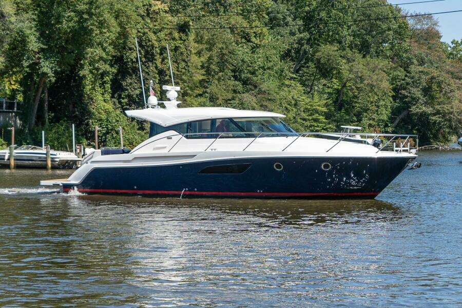 2015 Tiara Yachts 44 Coupe
