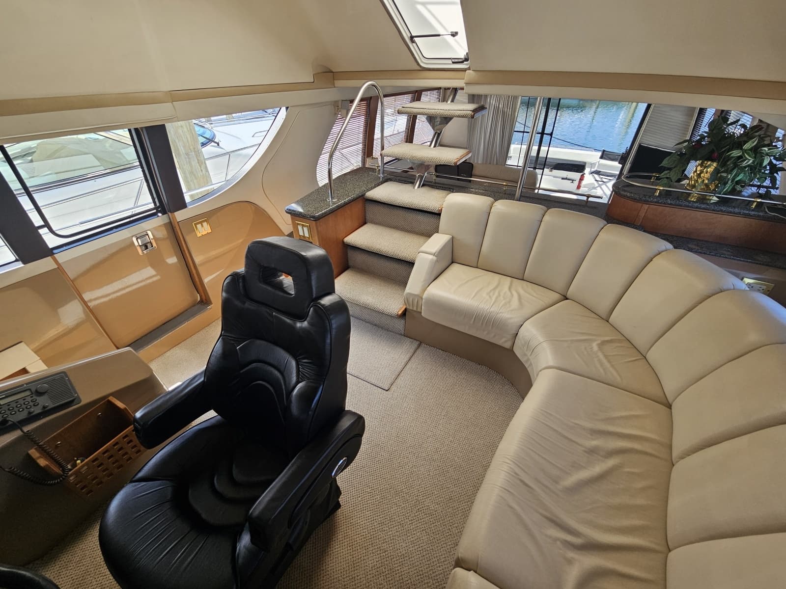 1999 Carver 530 Voyager