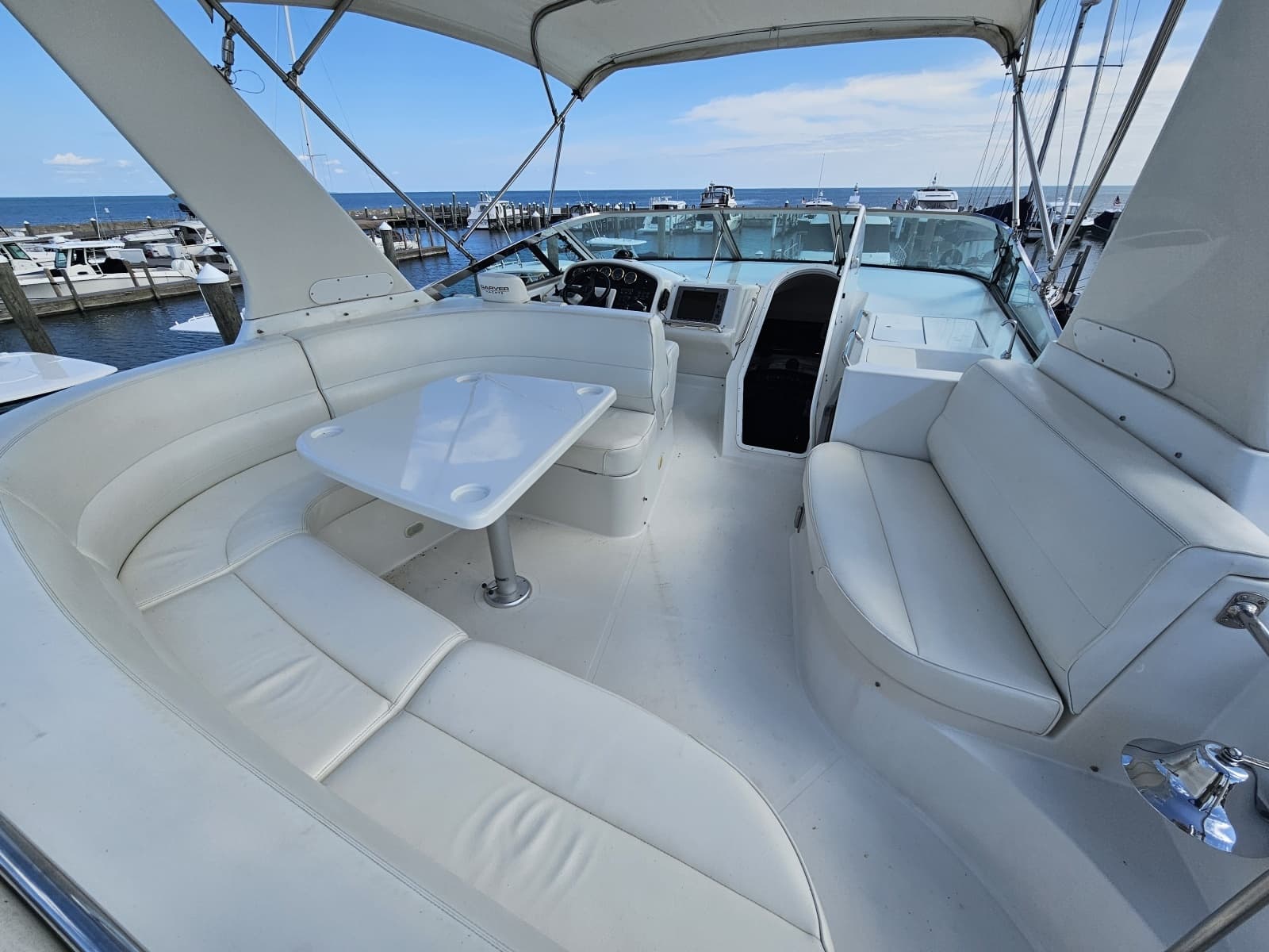 1999 Carver 530 Voyager