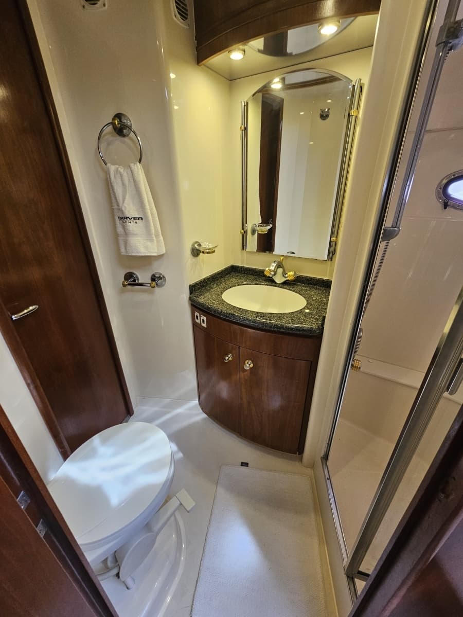 1999 Carver 530 Voyager