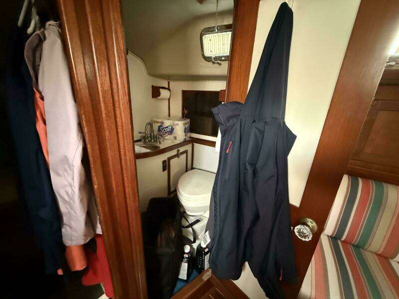 1988 Catalina Morgan 44 Center Cockpit