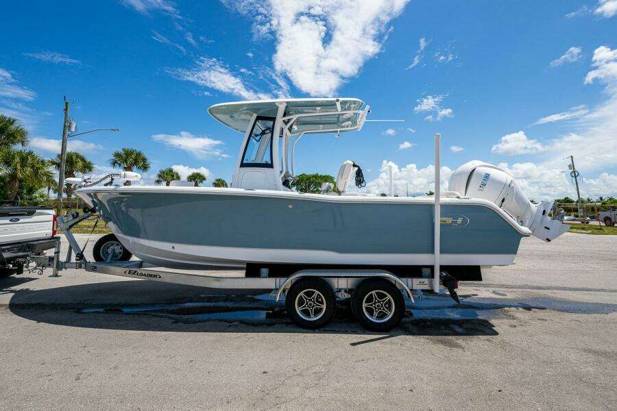 2024 Sea Hunt 239 SE