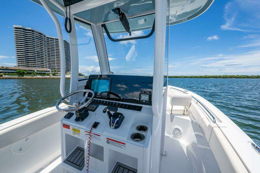 2024 Sea Hunt 239 SE