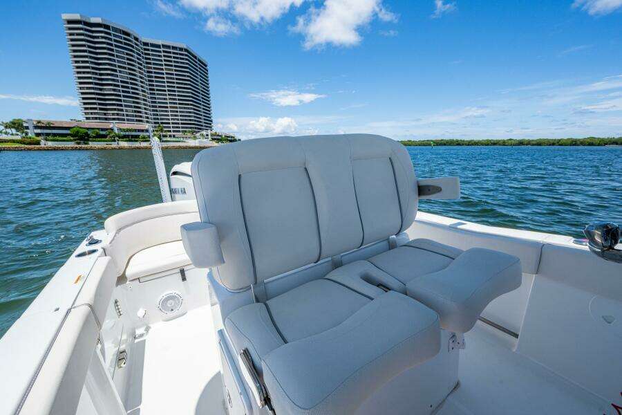 2024 Sea Hunt 239 SE