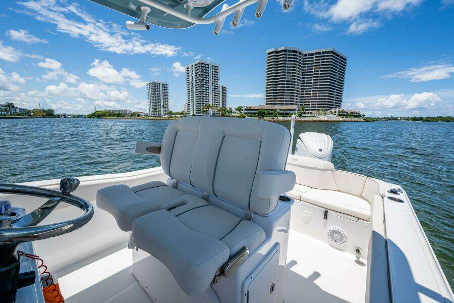 2024 Sea Hunt 239 SE