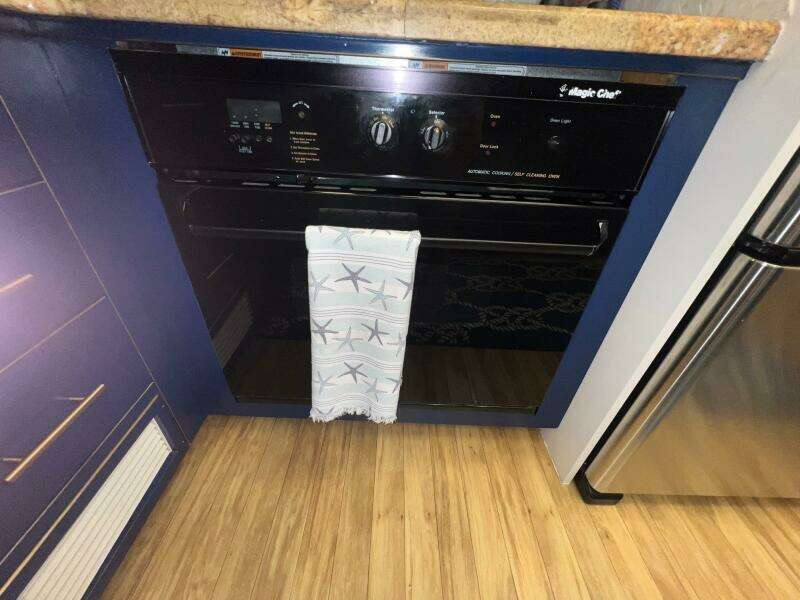 1988 Hatteras Motor Yacht