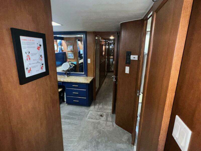 1988 Hatteras Motor Yacht