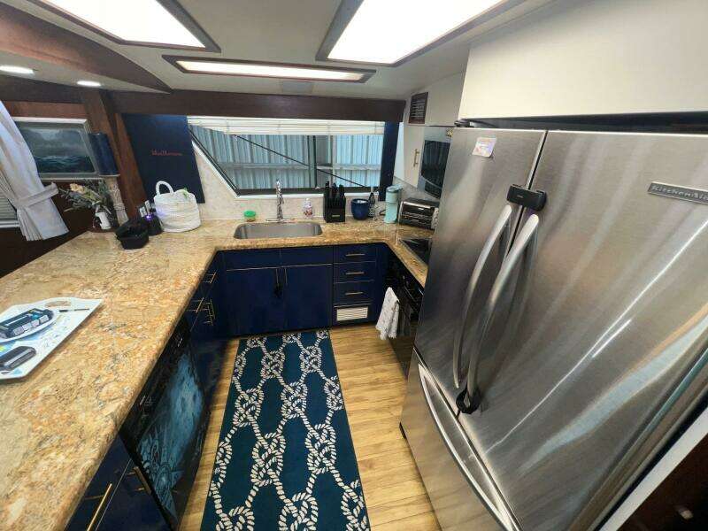 1988 Hatteras Motor Yacht