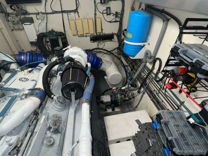 1988 Hatteras Motor Yacht